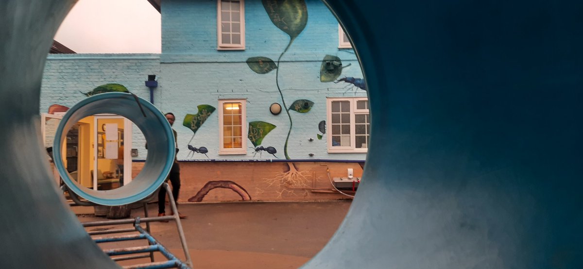 London School of Muralism tweet media