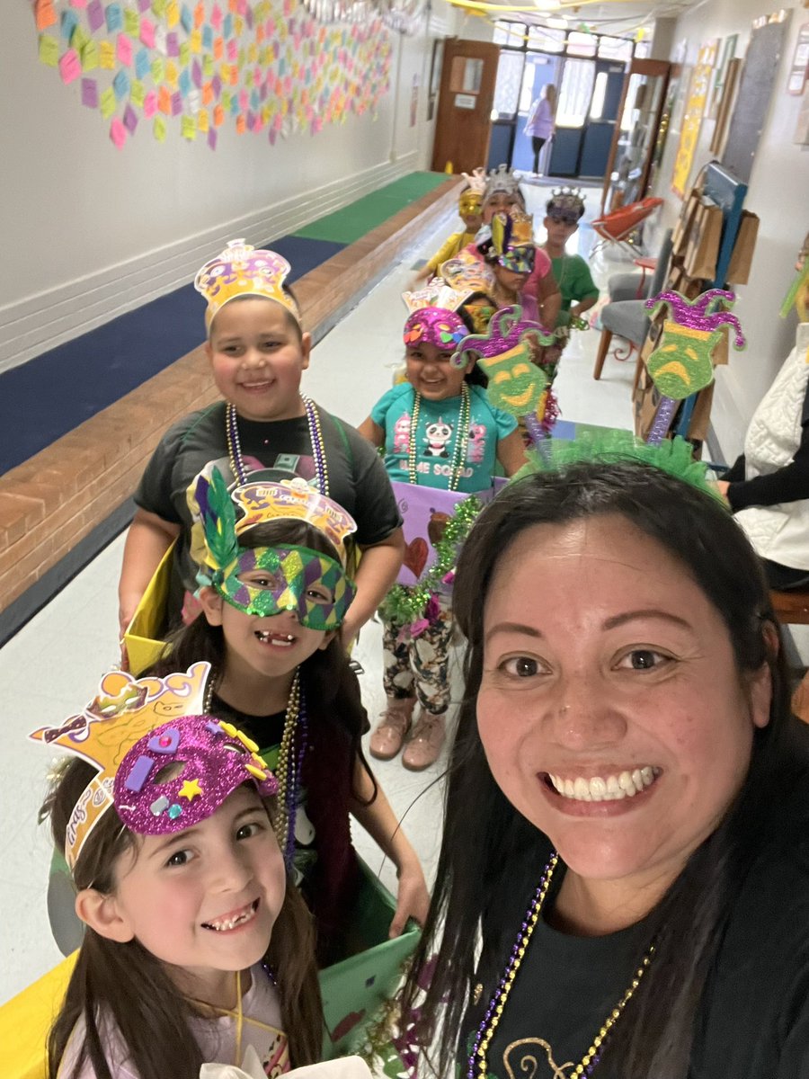 Ms_MartinezK's tweet photo. Smarty Gras was fun! @LamarElementary #firstgrade https://t.co/TJphoaVqg3