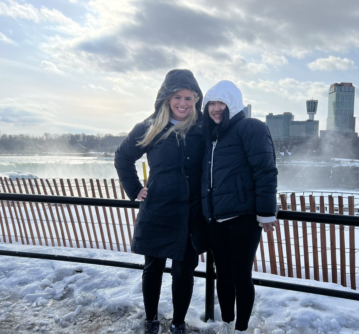 CoachJPurcell's tweet photo. States Practice and Niagara Falls!
@BCSDGymnastics @BCSD_Athletics @brewsterschools @SecOneAthletics @vinsav31 @WappingersG @CoachJPurcell https://t.co/MhAYeffyu7