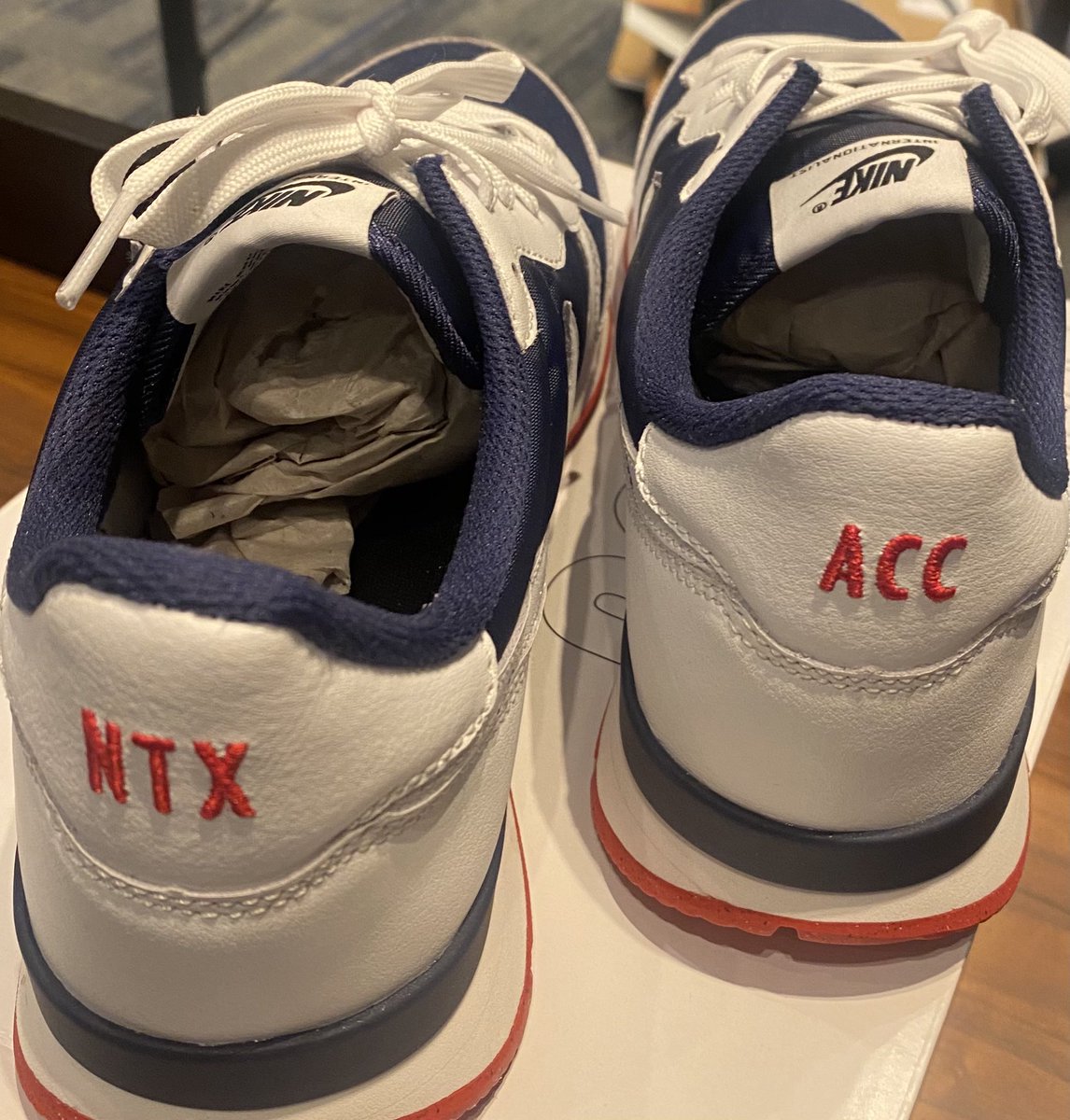 My boss is cooler than yours! Thank you <a href="/eddy_luster/">Eddy Luster</a> for recognizing our efforts snd keeping us cool!!!!!!👟 🏆 #1#shoeswag#WeTheBest! #ConnectedCommunities