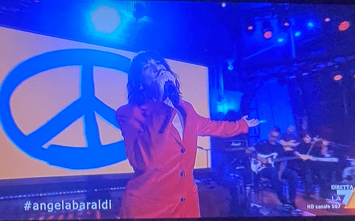 tixxxtweety's tweet photo. “E se non mi abbattono, anche coi russi parlerei…”
#AngelaBaraldi
Un angelo che parla con Dio, che parla e che agisce.
Grazie, #LucioDalla79 e grazie ad Angela Baraldi per aver riportato Lucio tra noi stasera… #propagandalive @welikeduel https://t.co/pZ5weFebmP