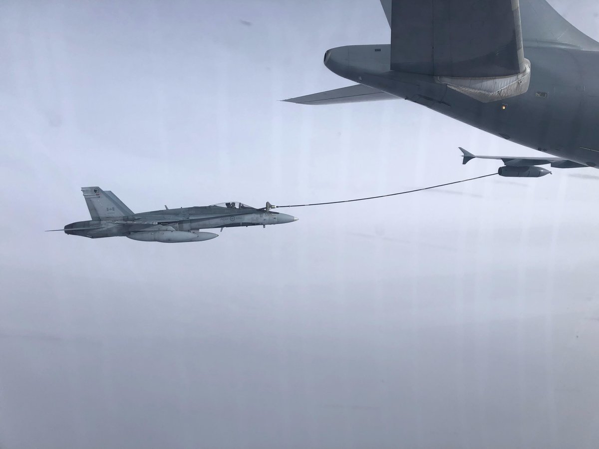 RCAF_ARC's tweet photo. #RCAF members from #4Wing #ColdLake are transiting down south for the start of #ExCOUGARSOUTH22. @MCASMiramarCA will be hosting the squadrons for the month of March while they conduct fighter pilot training upgrades and advanced tactical flying. https://t.co/AVHny0f0jY