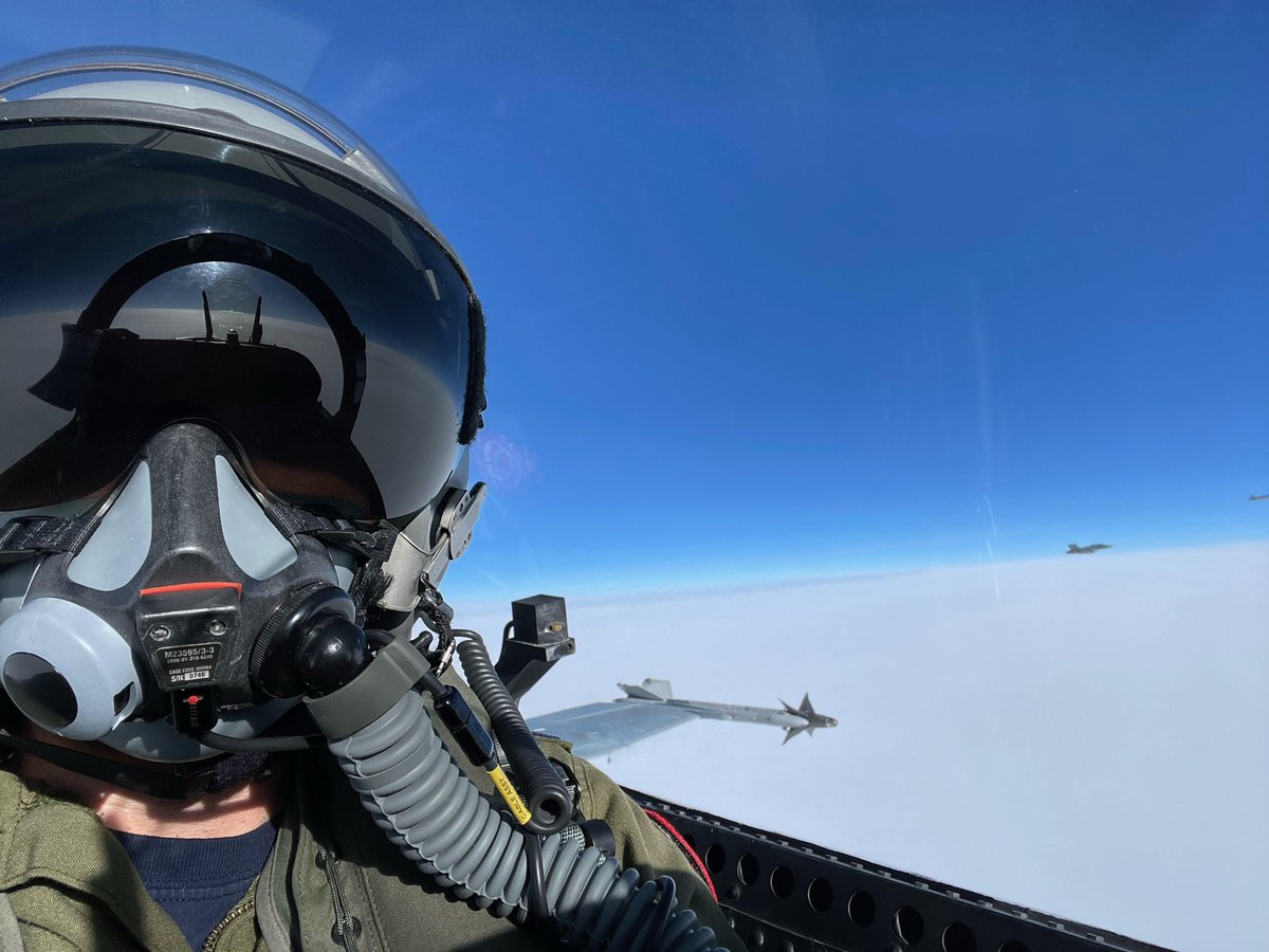RCAF_ARC's tweet photo. #RCAF members from #4Wing #ColdLake are transiting down south for the start of #ExCOUGARSOUTH22. @MCASMiramarCA will be hosting the squadrons for the month of March while they conduct fighter pilot training upgrades and advanced tactical flying. https://t.co/AVHny0f0jY