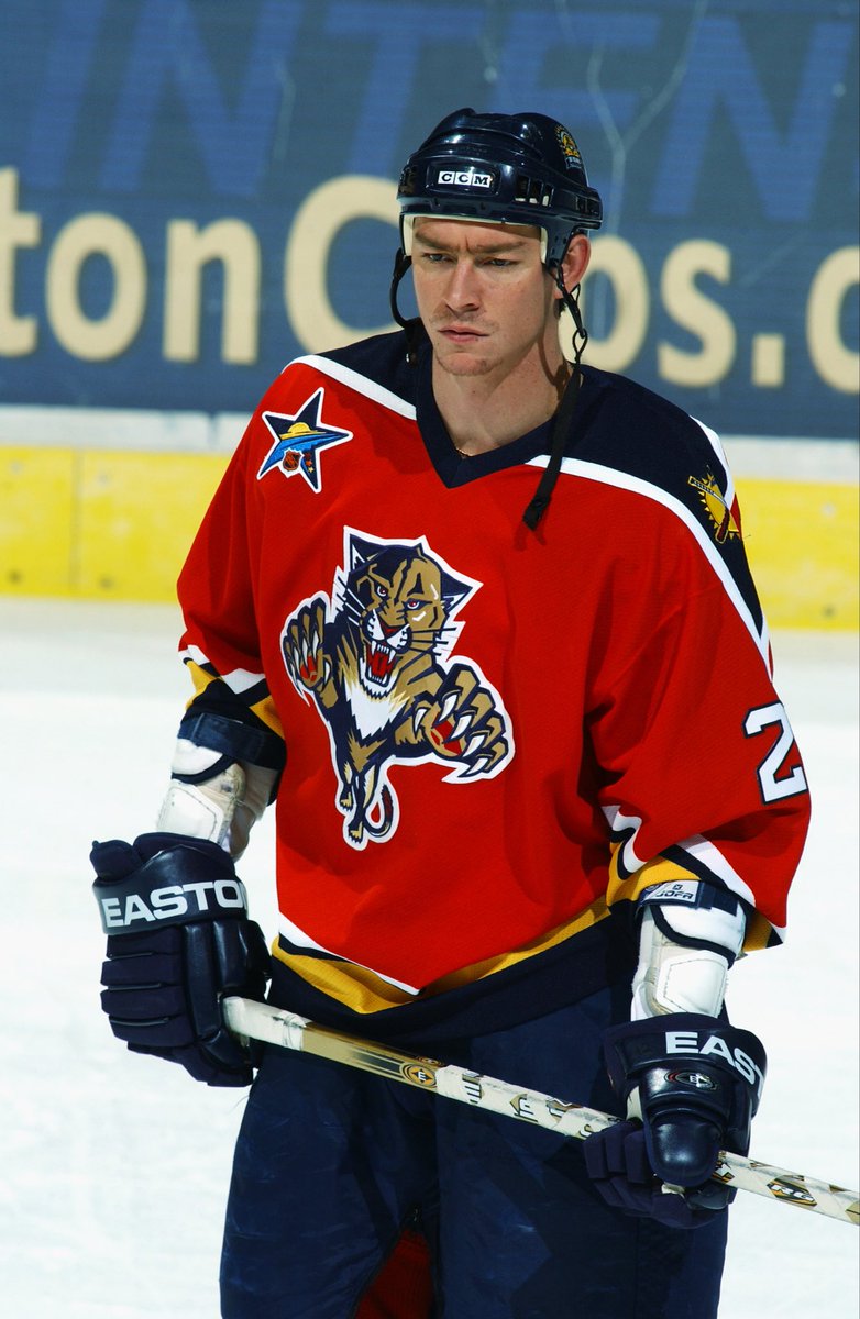 Happy birthday to former Florida Panthers right winger Pierre Dagenais! He was drafted in 1998 by the New Jersey Devils & made his #NHL debut in 2001. In 35 #FlaPanthers games he scored 7 goals, 1 assist for 8 points. #TimeToHunt https://t.co/bm4z4sfn5l