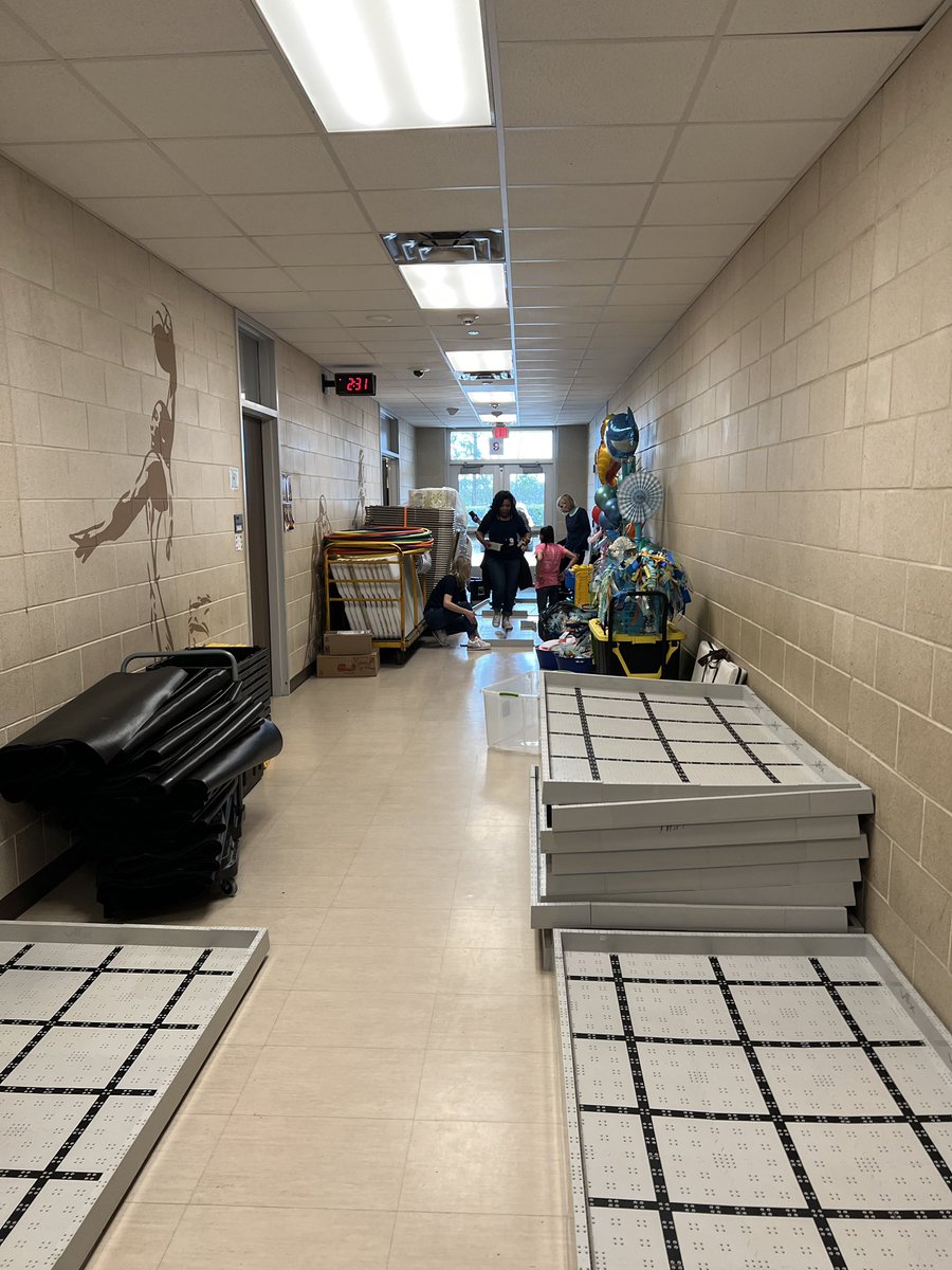 carolynfinley's tweet image. I have the best team in all the district! Excited for HERO (Humble ISD Elementary Robotics Open) tomorrow! @shelly_veron @amanda_dennard @drlakethacooper #HumbleISDCodes #HERORobotics