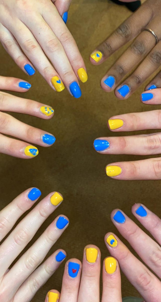 KeswickLbh's tweet photo. Nailed it... #Ukraine #iloveboarding  @KeswickSchUK #nailart https://t.co/gu3OncRiYm