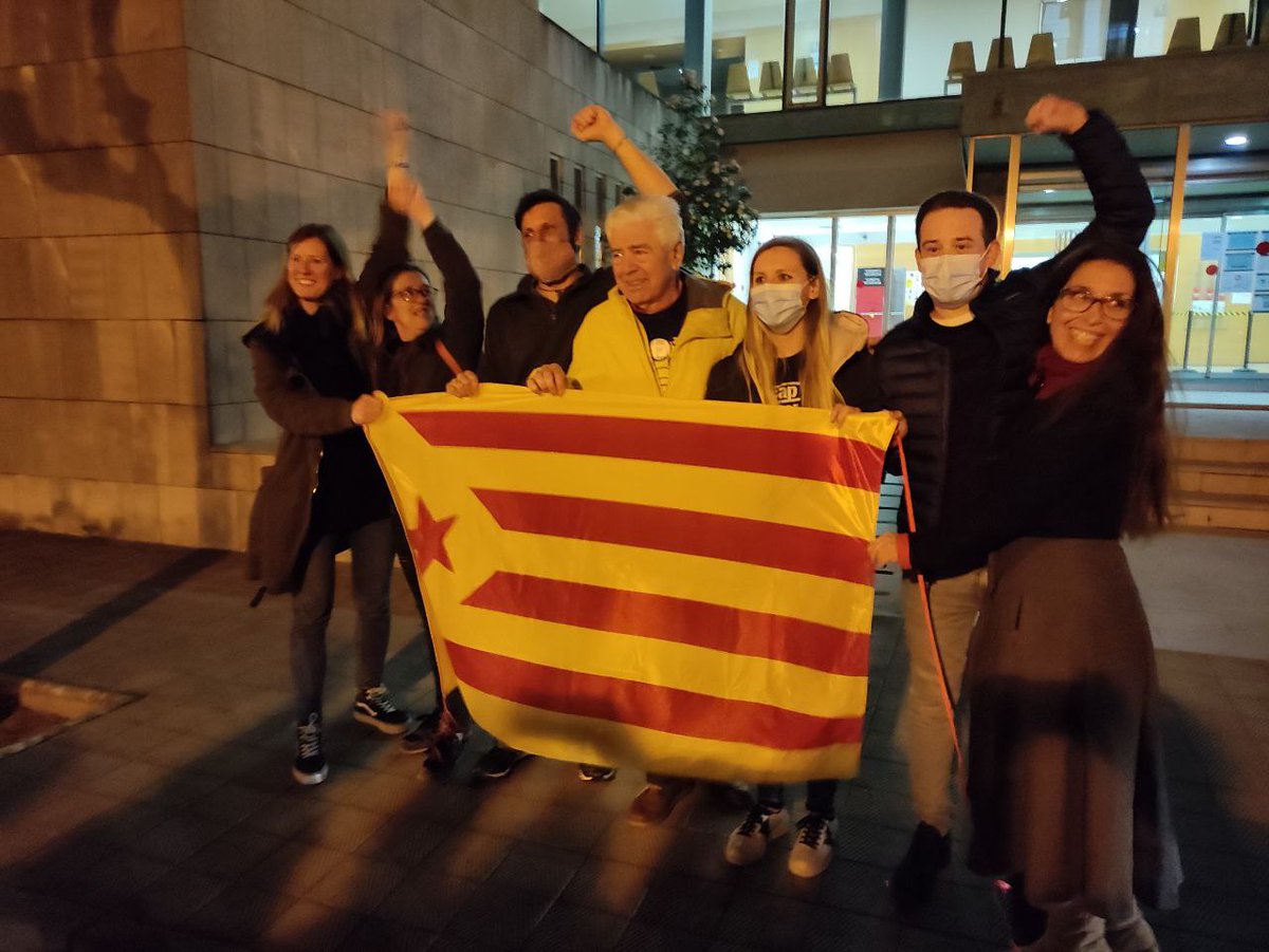🔴🔴 LLIURES!

👉 Avui, l'estat espanyol ha segrestat a 6 bagencs, durant més de 12 hores, pel sol fet de ser independentistes.

👉 Ara ja són lliures. Són l'exemple que hem de seguir.

👉 Per guanyar, cal plantar cara!

Bentornats i bentornades amics!