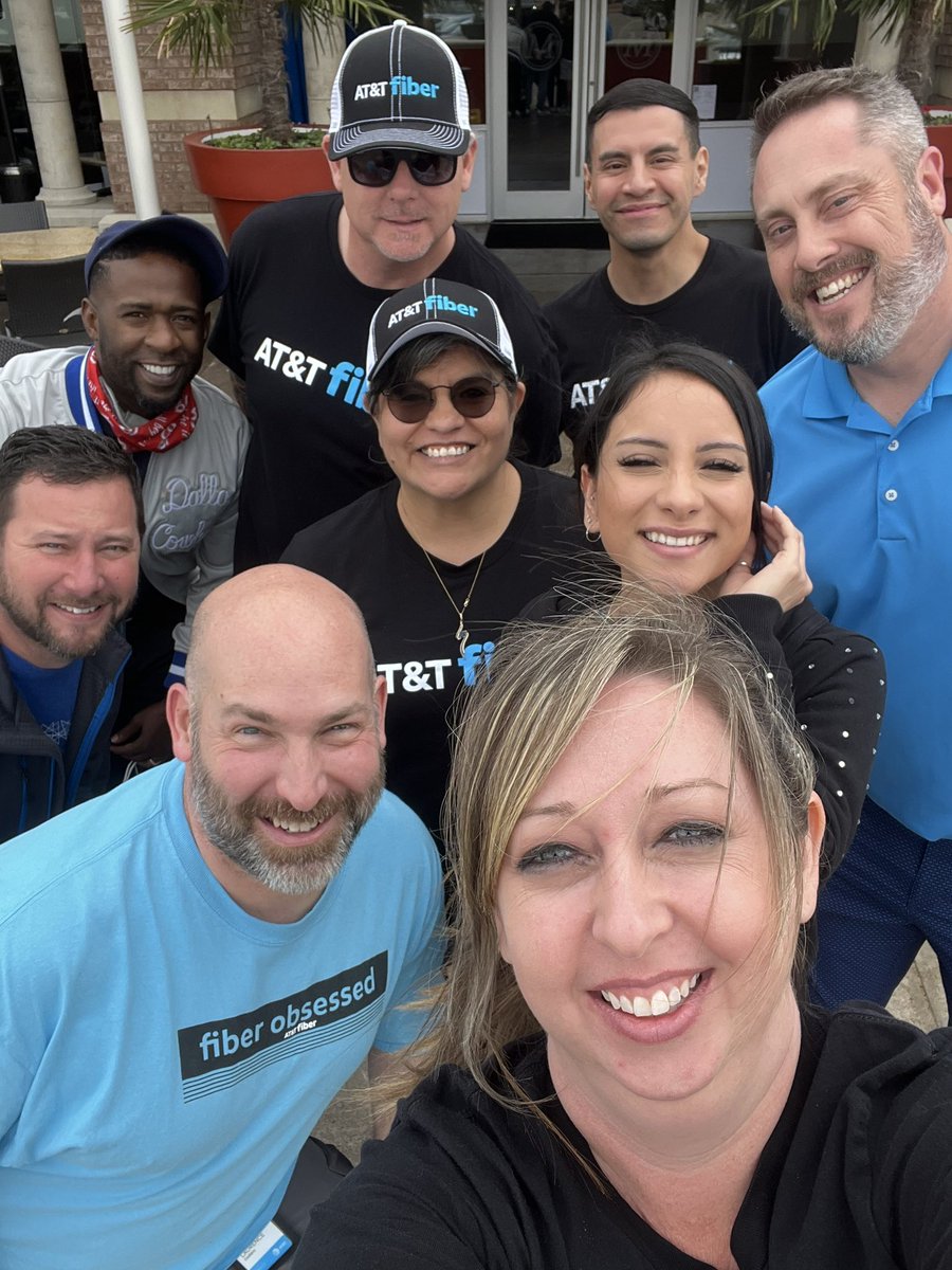 Door hanging and lunch with ACC