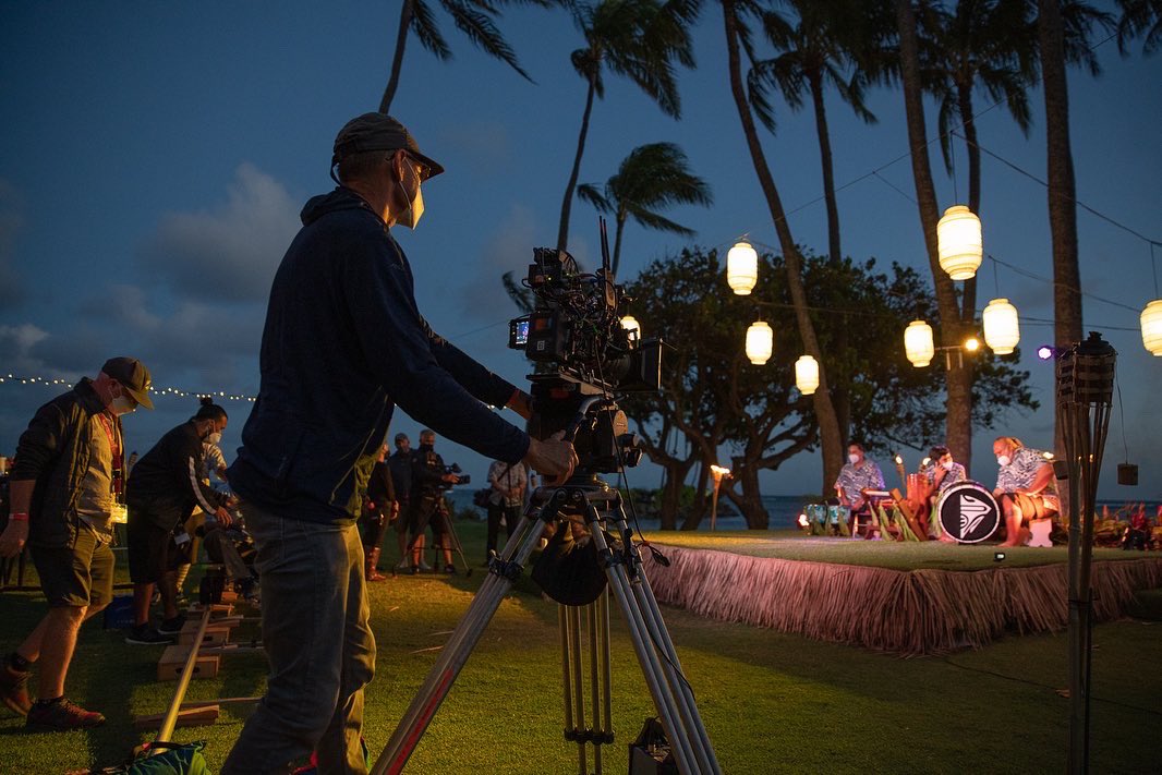 IslandFilmGroup's tweet photo. At the end of the month, we get to reunite with our Hallmark Ohana! We can't wait to get back on set with you guys. Keep an eye out for behind-the-scenes of the project we will be working on. 🌺 https://t.co/CRhAWGgRsc