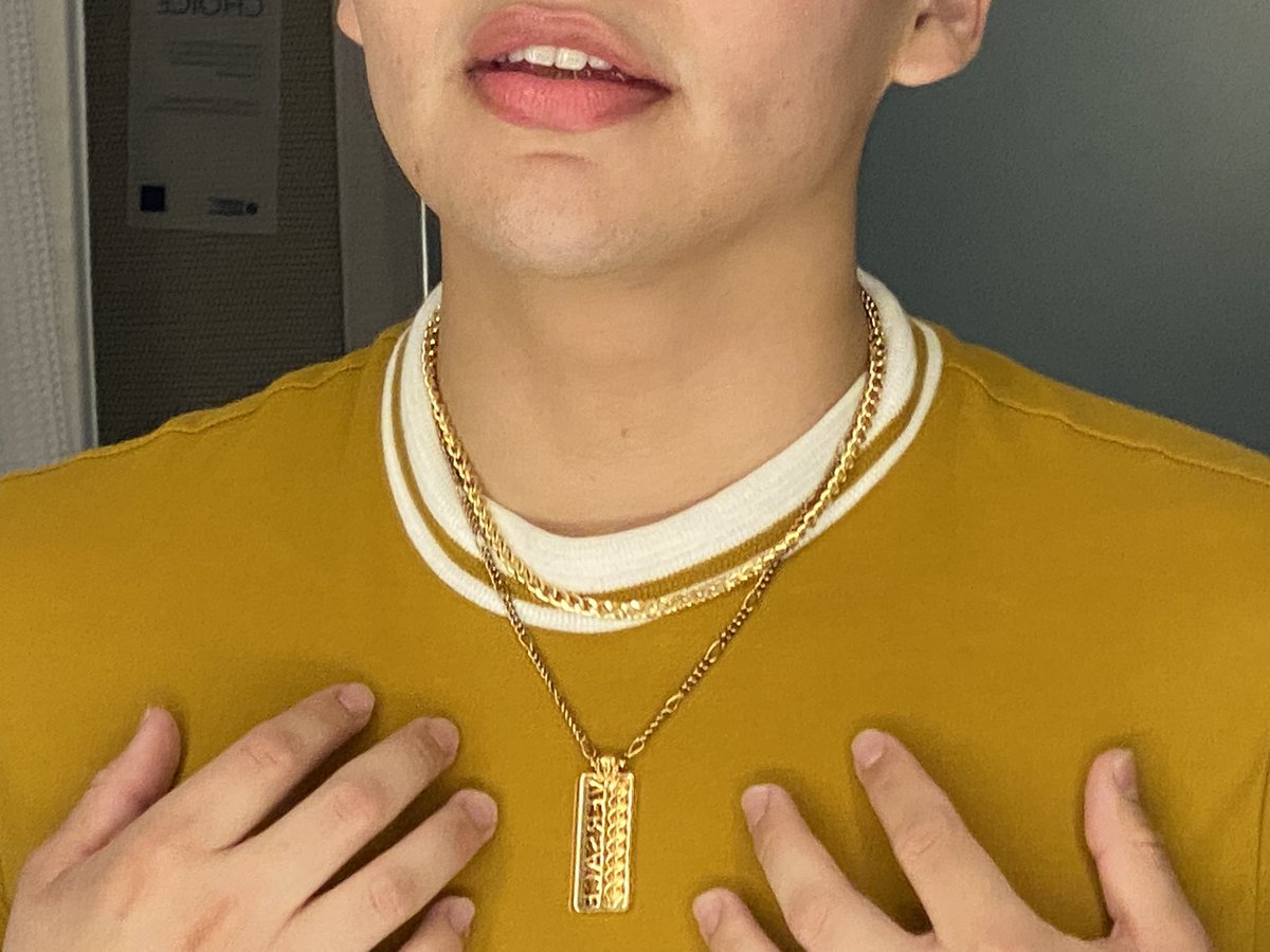 Franthecamper's tweet image. flicks from bad bunny 😈🐰