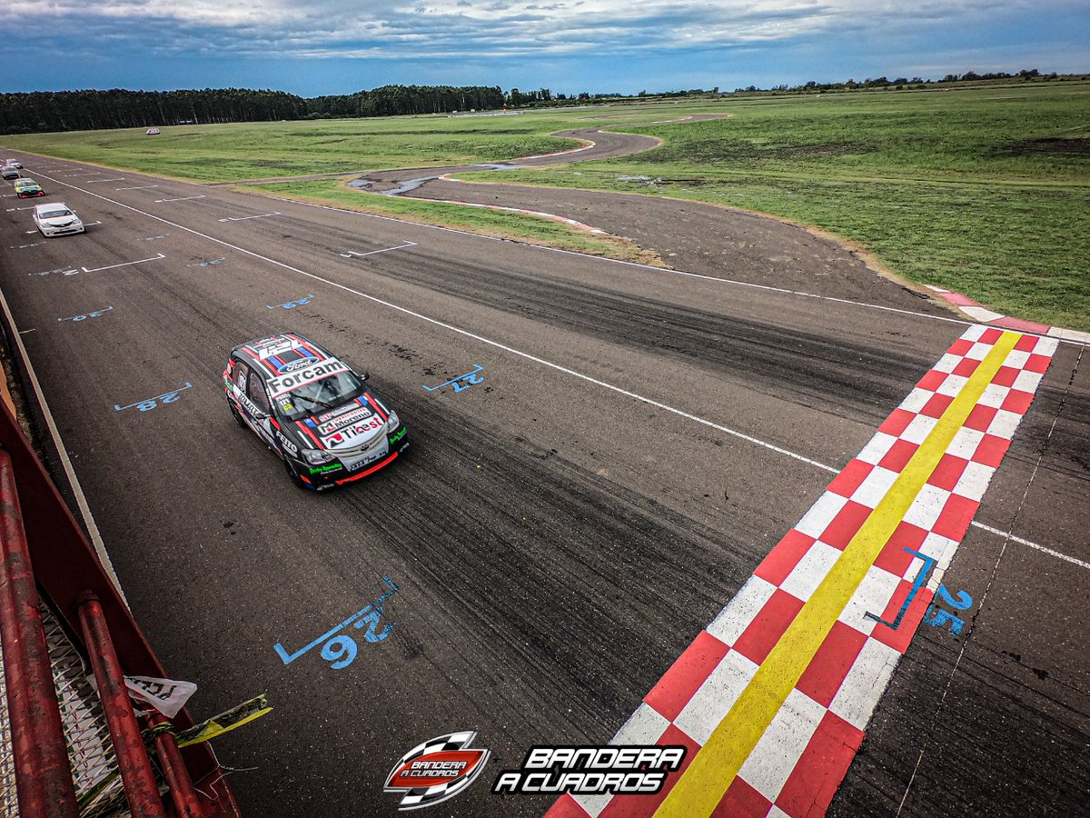Velocisimo_'s tweet photo. #TPenConcepcion | Acción para @nicoposco, piloto de Moreno, en su regreso al @TurismoPista en la Clase 3.

📸 @BraiAlarcon https://t.co/Oyb5DLc9x8