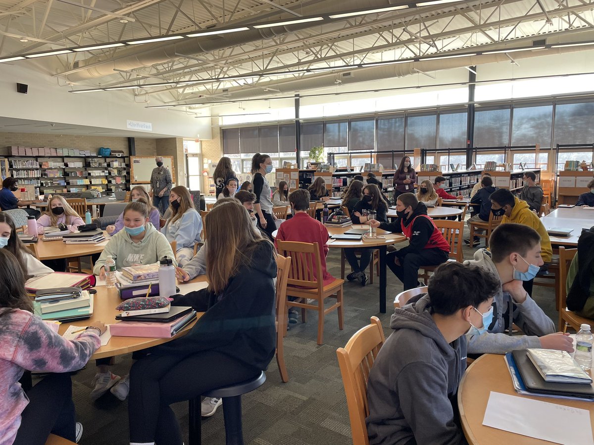 LibraryEms's tweet photo. EMS 8th grade Genre personality day! Great job 8th grade ELA! #readweek https://t.co/bq3ujnYRGm