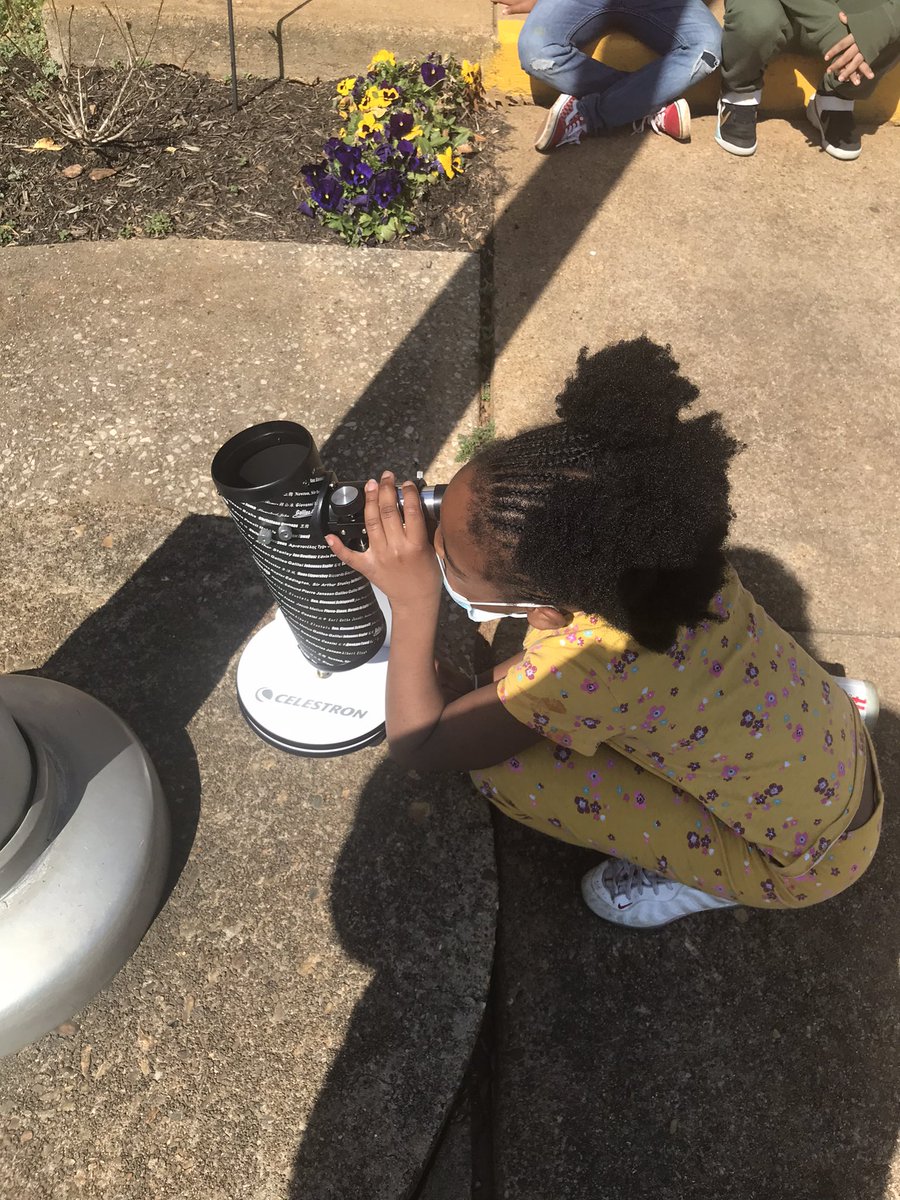jaimeogle2's tweet photo. So fun today finishing our space pbl with exploring telescopes and creating our own! They were even playing planets and sun after school! #myschooliscool @GMASteam @racheljcox87 @kcs_stem https://t.co/pq7daJXgSb