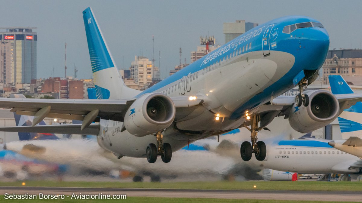 aviacionline's tweet photo. Despresurización de un Boeing 737 de Aerolíneas Argentinas: Esto Sabemos

https://t.co/eIoc0MHoPw https://t.co/5OxwwowFEv