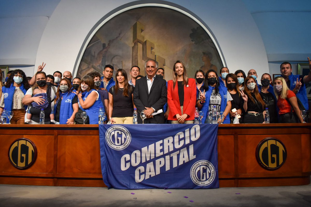 Cros/as, les comparto algunas imagenes de la presencia del Presidente de nuestra Obra Social #OSECAC y Sec. de Asistencia Social, cro <a href="/CarlosPerezSEC/">Carlos Pérez</a> en el acto de la #CGT con motivo de la ratificación de la vigencia del Convenio N°190 de la #OIT