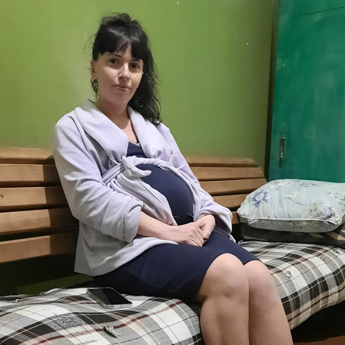 GallinaroG's tweet photo. Ilona accouchera dans l'abri anti bombardements d'une maternité du centre de #Kiev en l'absence de son mari parti combattre au front. Reportage avec @ouahmane_omar à retrouver sur les antennes de @radiofrance ce samedi. #UkraineRussianWar https://t.co/INJPgiHkgf