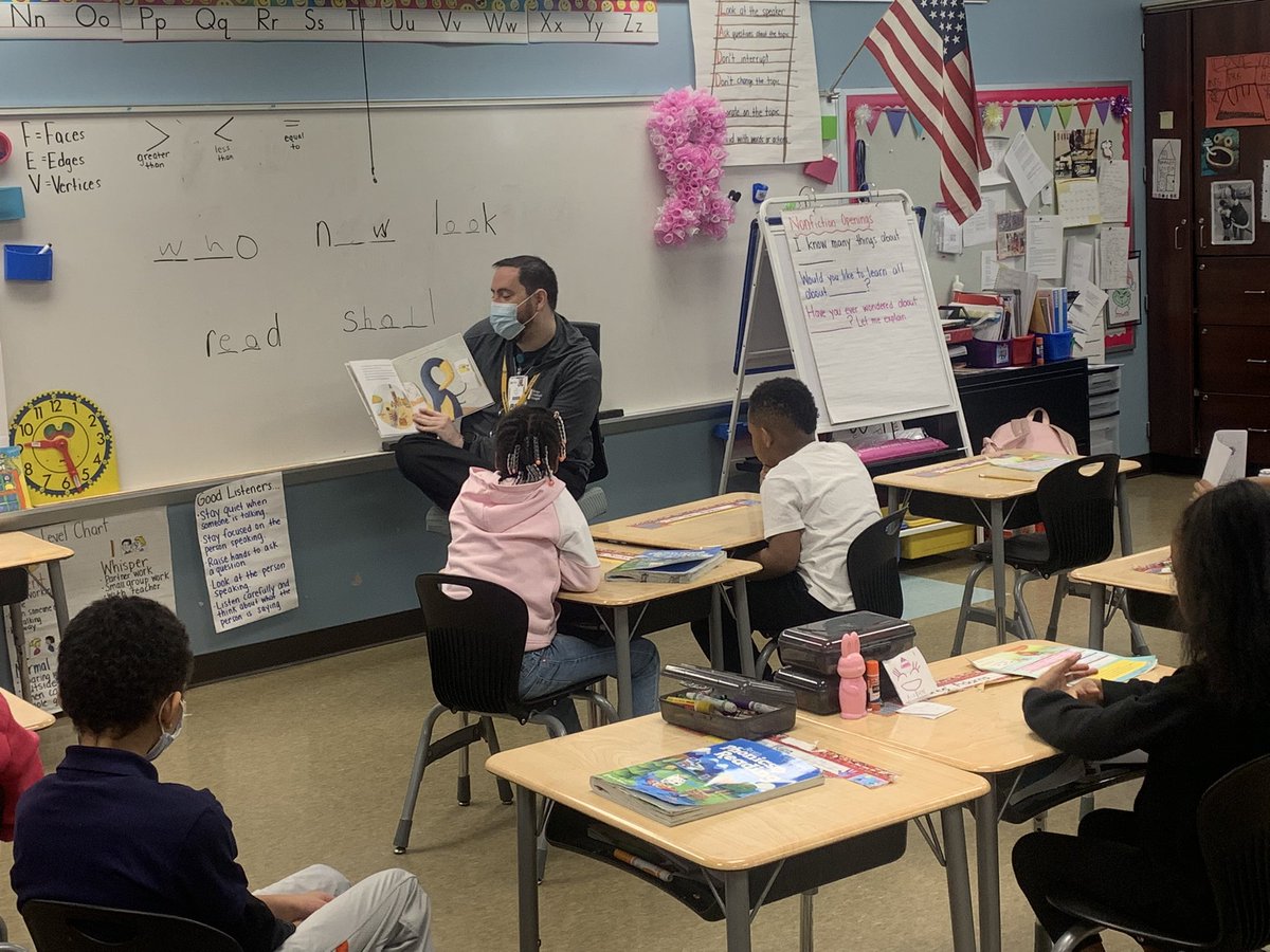 CB_WCS's tweet photo. Thank you to all the readers who took time out of their busy schedules to read to the second grade students at Jefferson. #TheJWCS https://t.co/IGrCS2pHz4