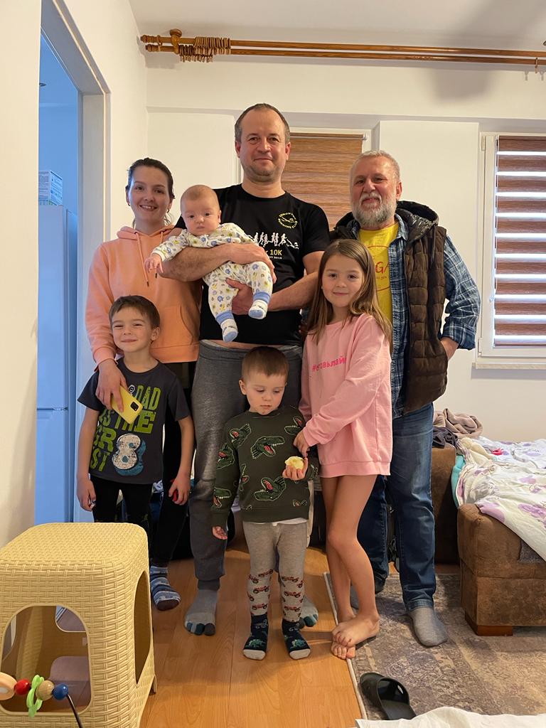 #refugeesupport IAHV sheltering a family from Polonne, Ukraine in Krakow, Poland. <a href="/ArtofLiving/">The Art of Living</a> <a href="/SriSri/">Gurudev</a>  
❤️ To donate: tiny.cc/IAHVUkraineRel… ❤️