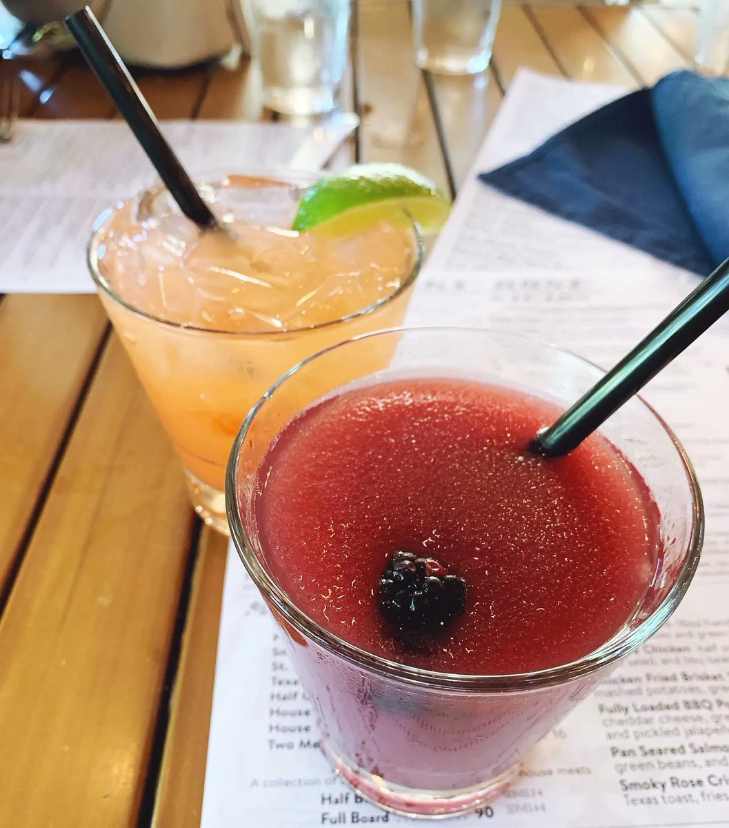 DallasSmokyRose's tweet photo. Start your weekend the right way and join us at Smoky Rose! We can't wait to see you!😍🍹
•
•
•
#dallassmokyrose #dallasbbq #dallaseats #214eats #bestof214 #texasbbq  #visitdallas #texastodo #txbbq #dallasrestaurants #dallasnightlife #dallassocial #dallasfun #exploredallas https://t.co/9ERufQrC5U