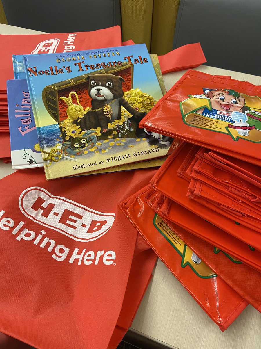 NISDLib's tweet photo. Getting ready for the #GreatBookGiveaway ⁦@NISDLib⁩ ⁦@NISDTeachLearn⁩  at Brennan HS ⁦and Paul Taylor on May 5, 2022 from 5-8pm. https://t.co/FyZ12Nmi5P