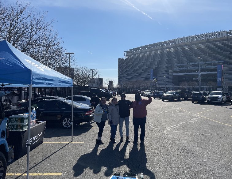 Carlos Silva (@carlossilva_86) on Twitter photo Supporting our local #FirstResponders at the SnowBowl at MetLife Stadium for the Special Olympics 🏈 #OneNYNJ #NYNJStateOfMind #FirstNet <a href="/judy_cavalieri/">Judy Cavalieri</a> <a href="/marcellobenny/">Benjamin Marcello</a> Supporting our local #FirstResponders at the SnowBowl at MetLife Stadium for the Special Olympics 🏈 #OneNYNJ #NYNJStateOfMind #FirstNet <a href="/judy_cavalieri/">Judy Cavalieri</a> <a href="/marcellobenny/">Benjamin Marcello</a>