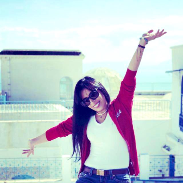 Huda_MAAA's tweet photo. أنا ☝🏼 

أنا شبيه الطير ما يضرّه ويضيمه 
إن فَرَدْ جنحانه بيوم وطار بروحه

سوات الخير دايم عن الشر تجيره 
موطبيب بس قادر يطبب جروحه

#كلماتي 🖊
#هدى_الموسوي 🤍 https://t.co/cTj8CspEkX