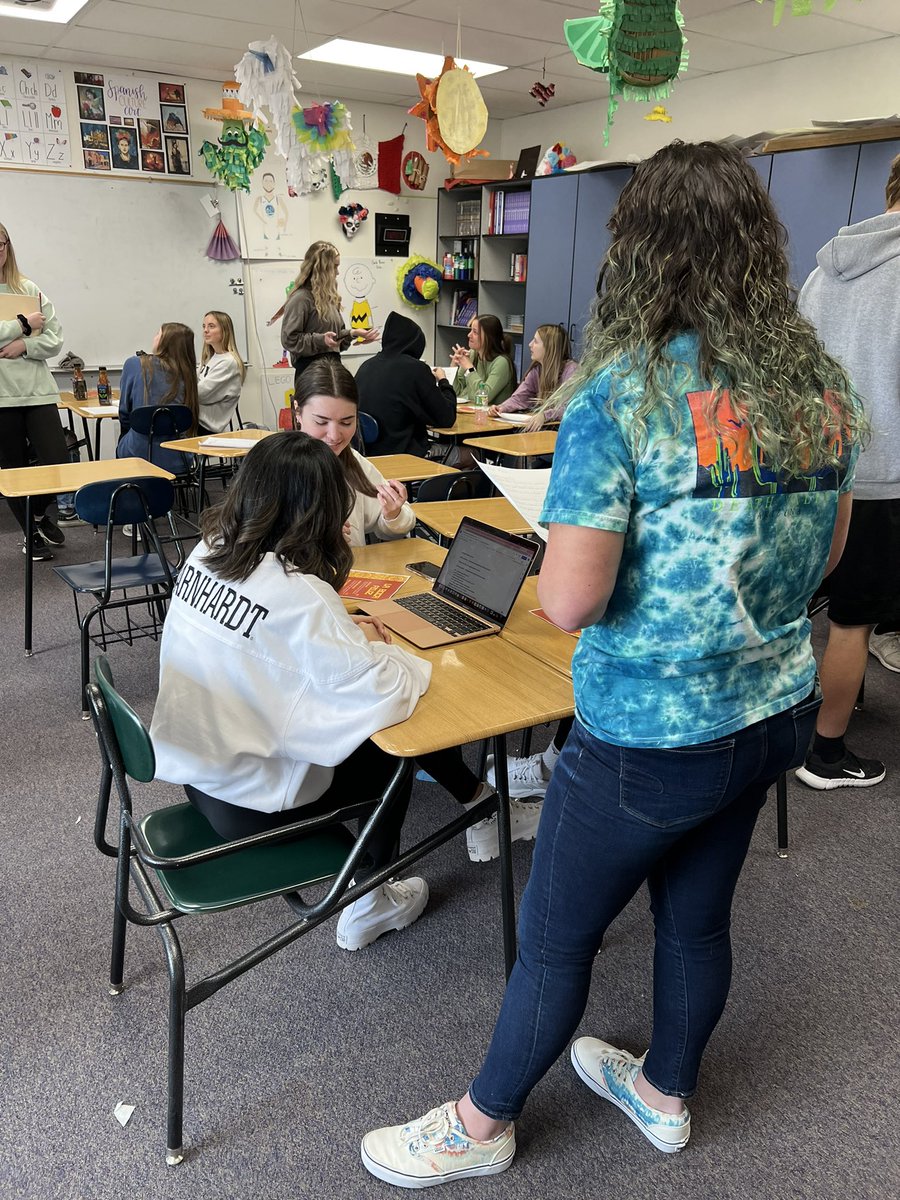 La Boca Feliz Spanish IV restaurant show. 
#mepoclassroom