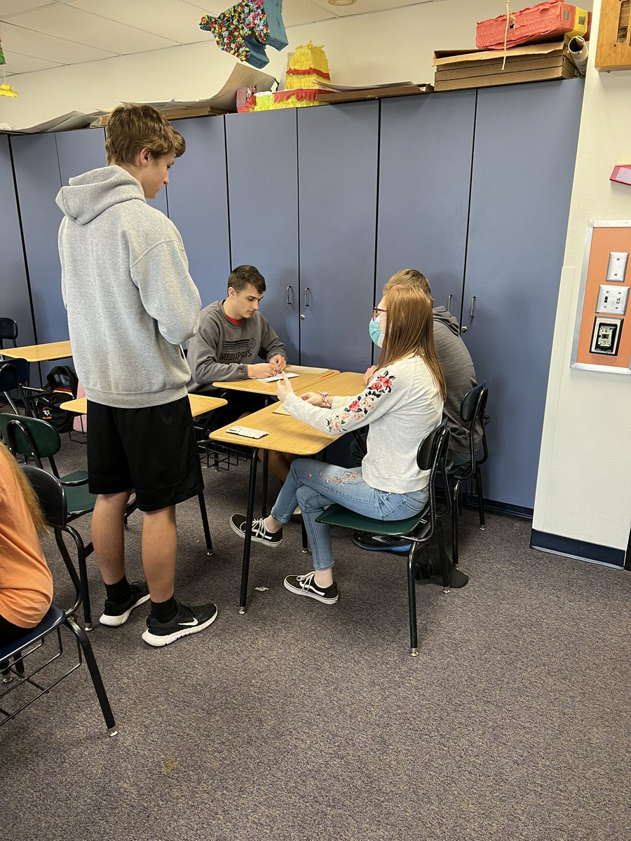 VivaMepo's tweet photo. La Boca Feliz Spanish IV restaurant show. 
#mepoclassroom https://t.co/tYaOPhPQ8A