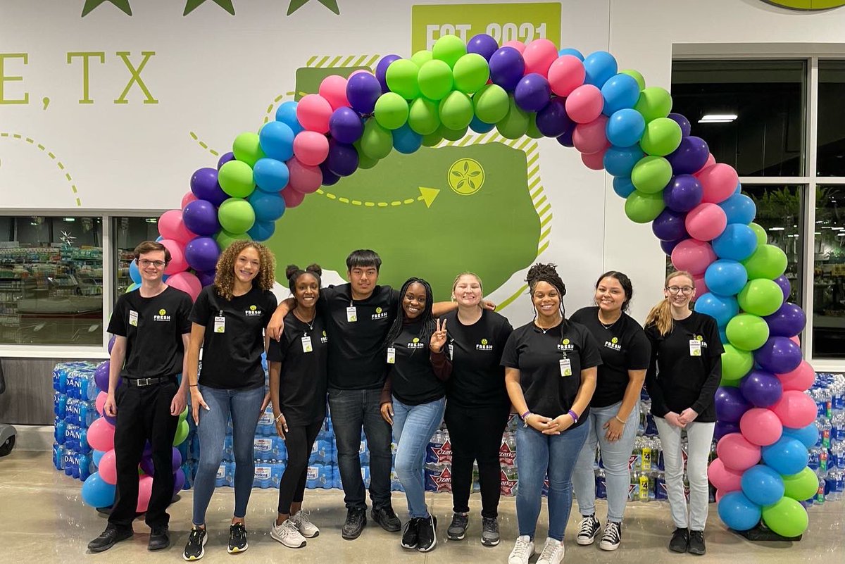 BGC_Core's tweet photo. Our second FRESH by Brookshire’s store is officially open in Fate, Texas! We celebrated the grand opening on Wednesday with hundreds of community members, city officials and Company leaders. https://t.co/g6ni328QlX