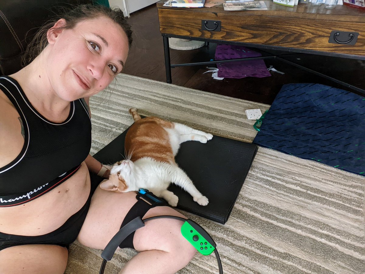 gioiahm's tweet photo. Flapjock decided he was going to claim the yoga mat during our workout today ππΉππΉπ
#workout #RingFitAdventure #teamwafflespets #gettingmybodyback #SharingIsCaring #CatsOfTwitter #meow #fitness https://t.co/uwI5hxZsE1