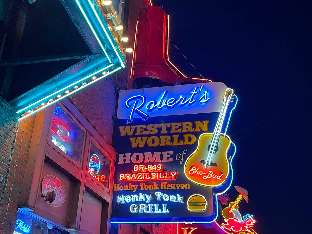 What better place to study entertainment than NASHVILLE!!!