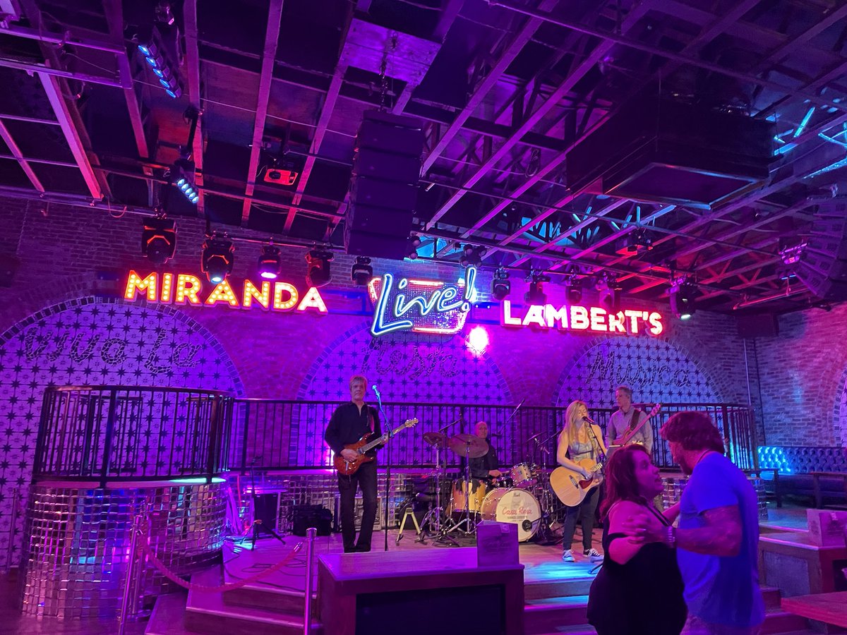 JLKevents's tweet photo. What better place to study entertainment than NASHVILLE!!! https://t.co/Gl2uqMYs5c