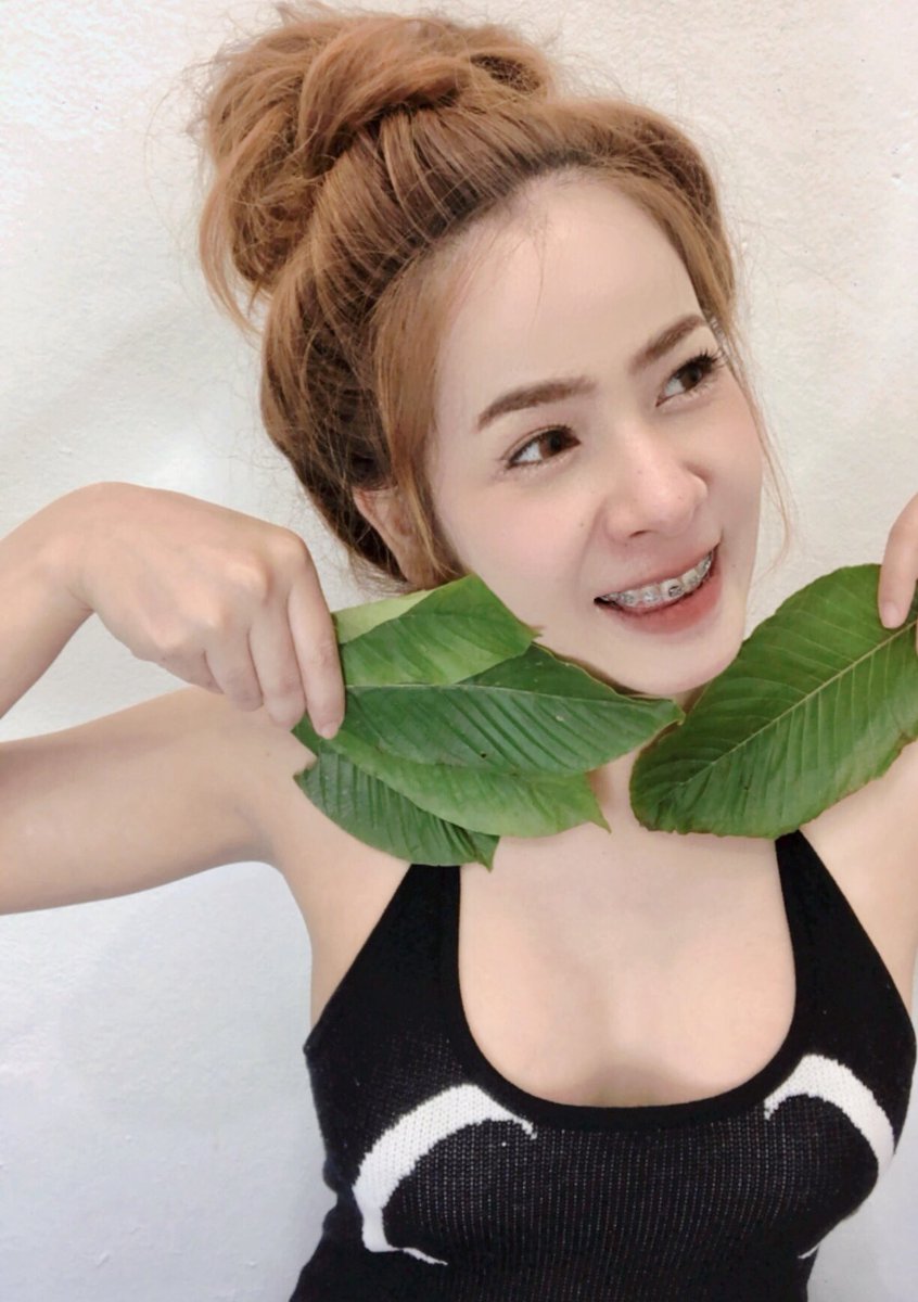 Janie19Jj's tweet photo. ใบจ๋าเจนมาแล้วจ๊ะ 🤪🍀☘️🍃#พลังใบ #สายเขียว 🥰 https://t.co/fnNWqYfgNV