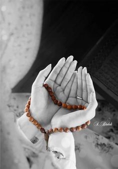 in____a2's tweet photo. ...

اللهم اجعلنا من الذين لا ينسون صلاتهم.

... https://t.co/AsSLvFn5n1