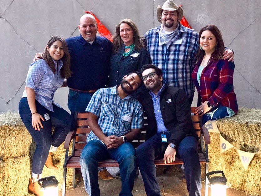 CharleneLuna13's tweet photo. Too many pictures to choose from for #FlashbackFriday with AT&T!
Every Event, Every Person I met along the way has made me feel appreciated.
#GoWest • #LifeAtATT • #EmployeeAppreciationDay • #STXalumni • #HoustonCellular • #CingularWireless https://t.co/TIAKOzr9Md