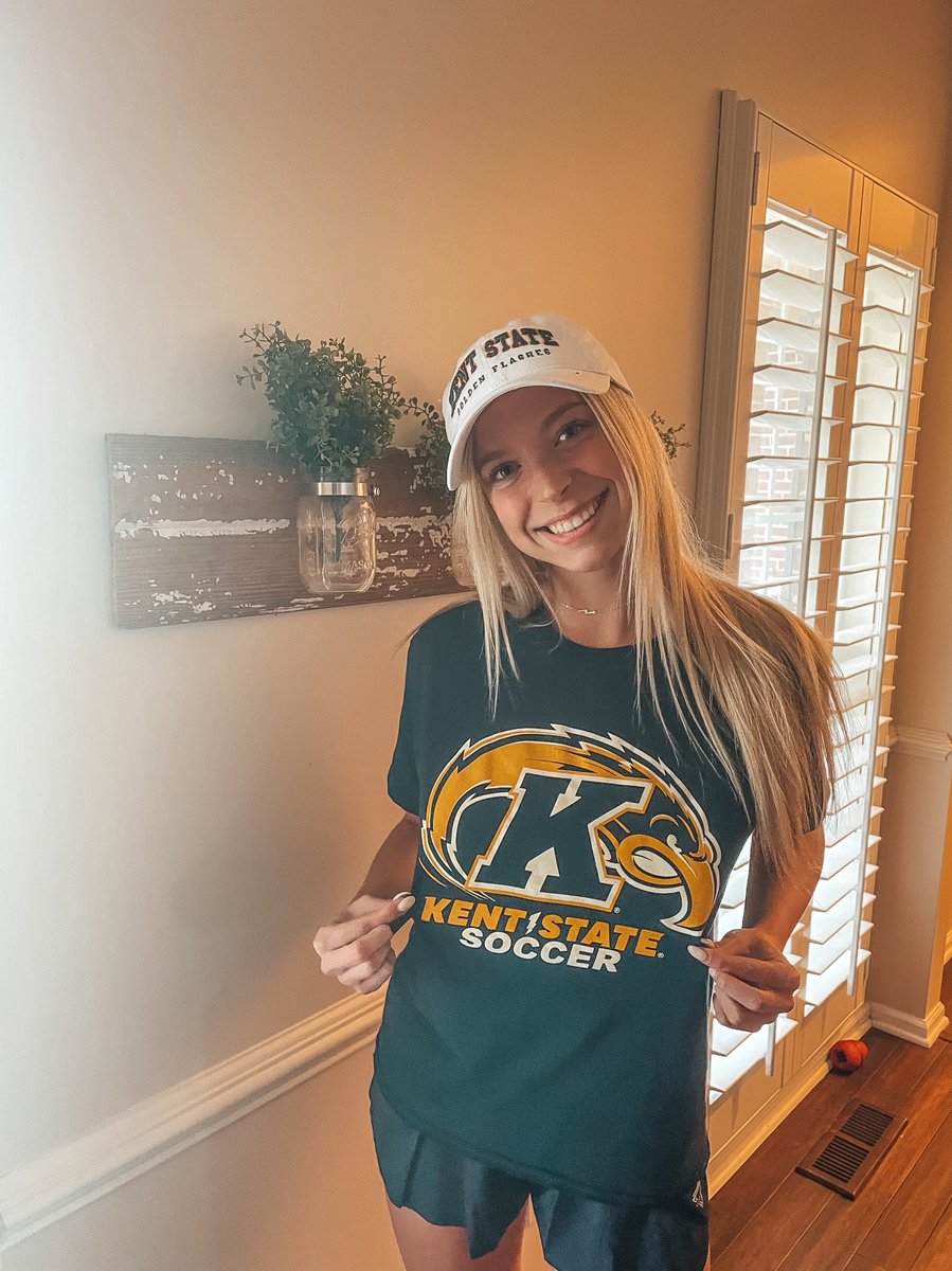 Savannah Holmes tweet media