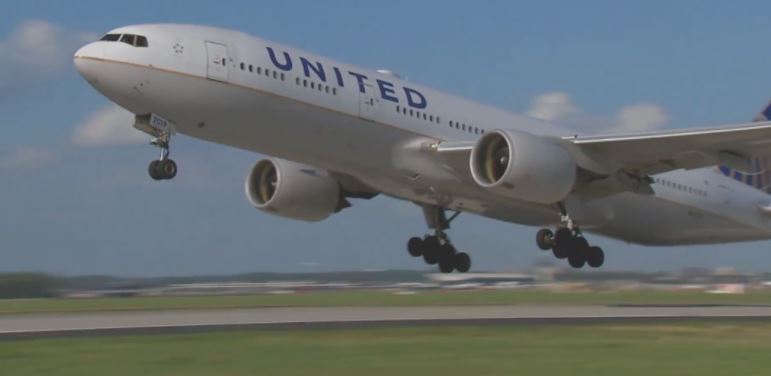 DillonMThomas's tweet photo. 🛫A BUMP IN STARTING PAY🛬

United Airlines will increase starting pay to nearly $20/hr for all ramp workers @DENAirport starting next weekend.

Denver @United Hub VP Matt Miller said the bump comes as a way to try and retain/attract workers in a difficult hiring market. https://t.co/RgNVGsLgBL