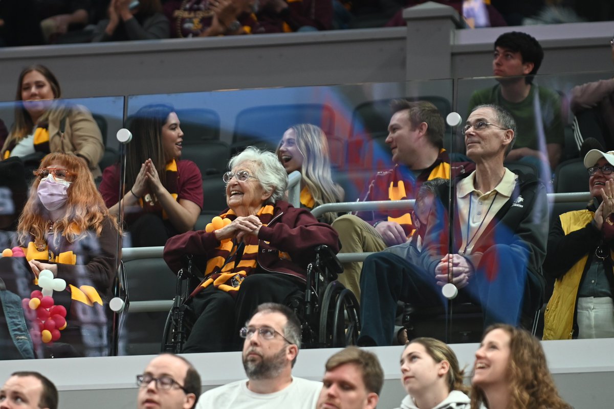 RamblersMBB's tweet photo. Sister Jean in the house! 💛 https://t.co/SWNgkQUSPd