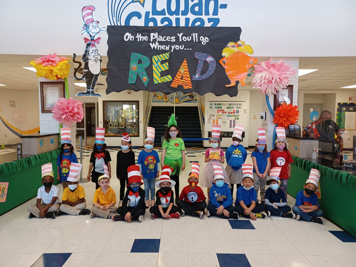 Cfarias_LCES's tweet photo. Read Across America 📚 #LevelUp #TeamSISD https://t.co/h2cOFXqMyP