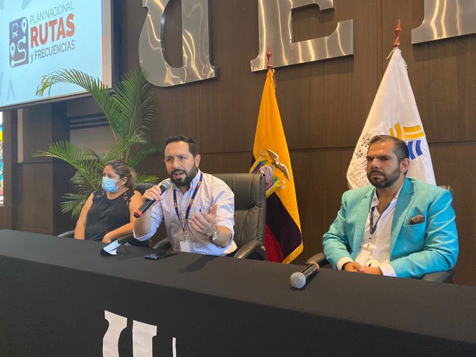 acastropiedra's tweet photo. ✅Terminamos la semana construyendo el Plan Nacional de Rutas y Frecuencias en #Guayaquil y #Daule, en poco tiempo tendremos una importante herramienta para poner en orden la transportación pública en el país. https://t.co/2lAudFm4oq