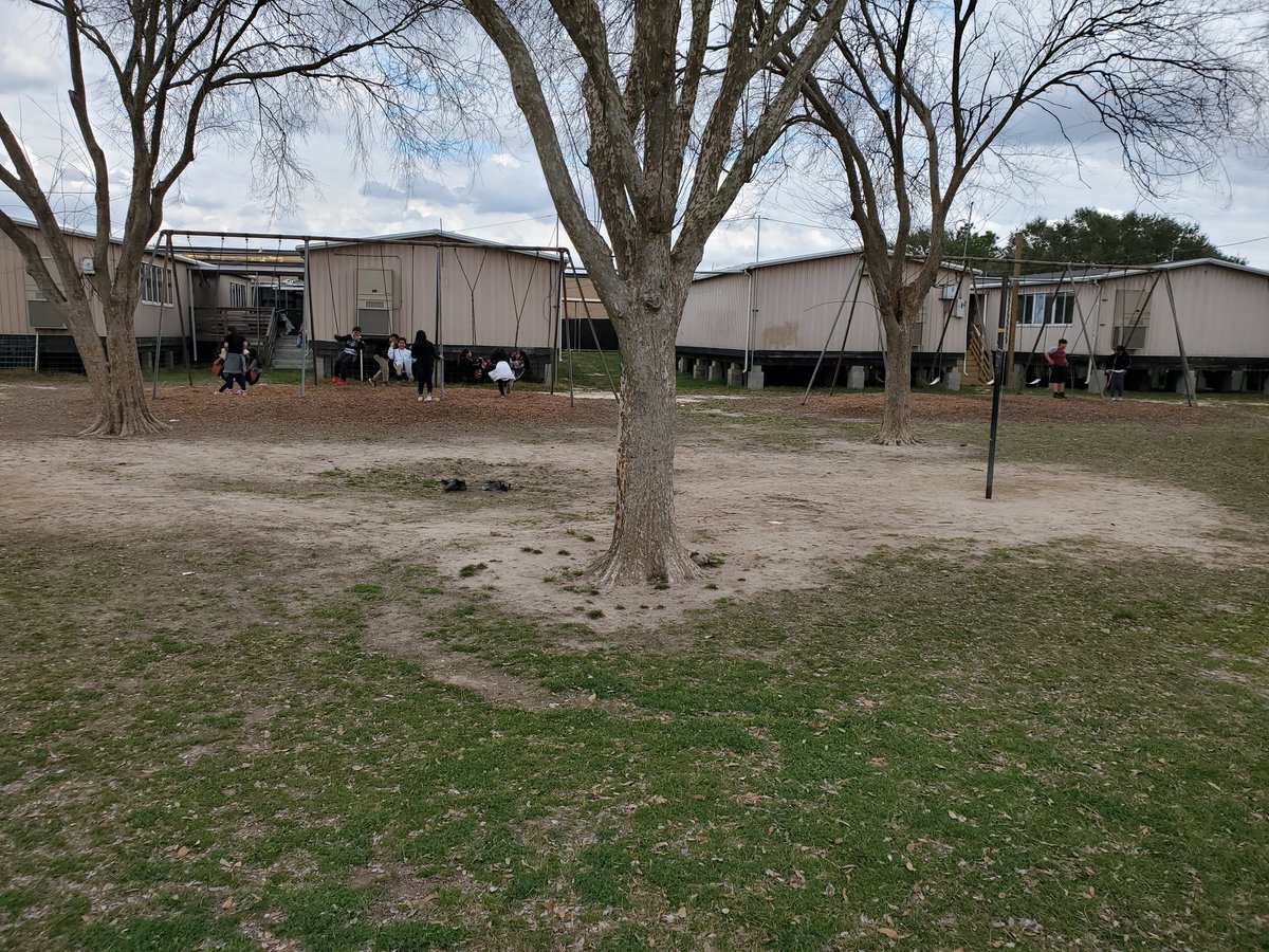 AstridNovak's tweet photo. Loving our sneaky recess gifted to us by @CyFairMMartin ❤
@FranconeElem #falconssoar https://t.co/TDFKsCI8Qd
