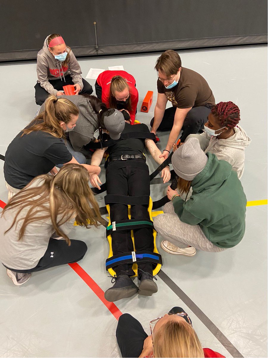 jrdurst611's tweet photo. Practicing crucial life-saving skills @FrostburgState! Happy #NATM2022! Interested in athletics and medicine?! Check out FSU's MSAT Program. @NATA1950 @D3_MAATA @Maryland_ATs #D3ProvidesHealthcareEverywhere #BeABobcat https://t.co/k0lDMIwvau