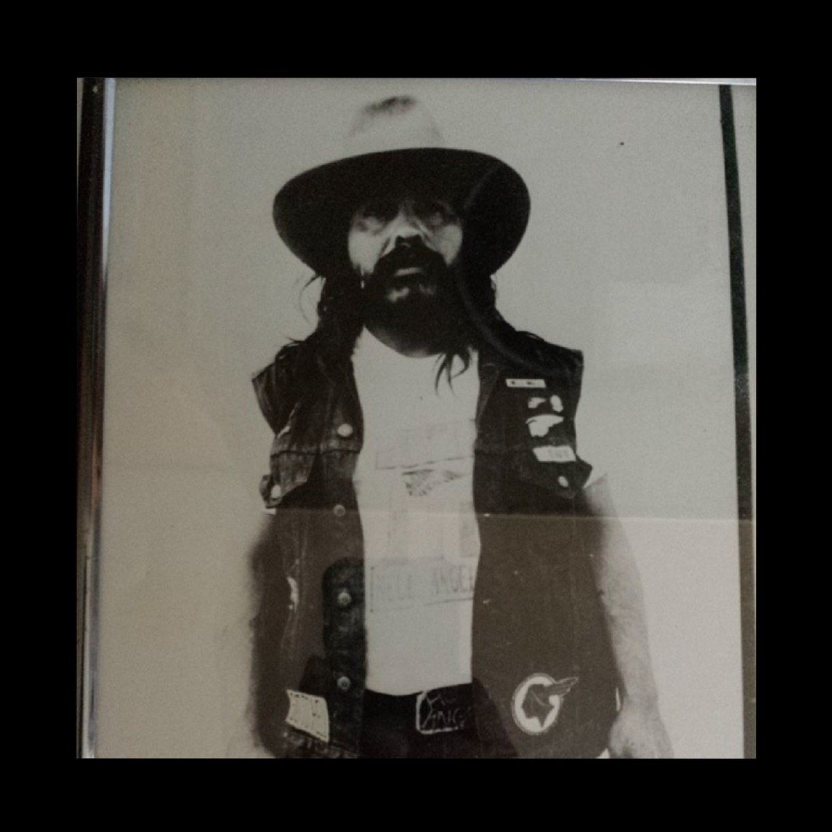 katj1618's tweet photo. Even tho I never got to meet you, I feel like we would’ve been the best of friends & you’d be on my ass just like my dad🖤🕊#grandpops #AFFA https://t.co/X9Yhf86XVv
