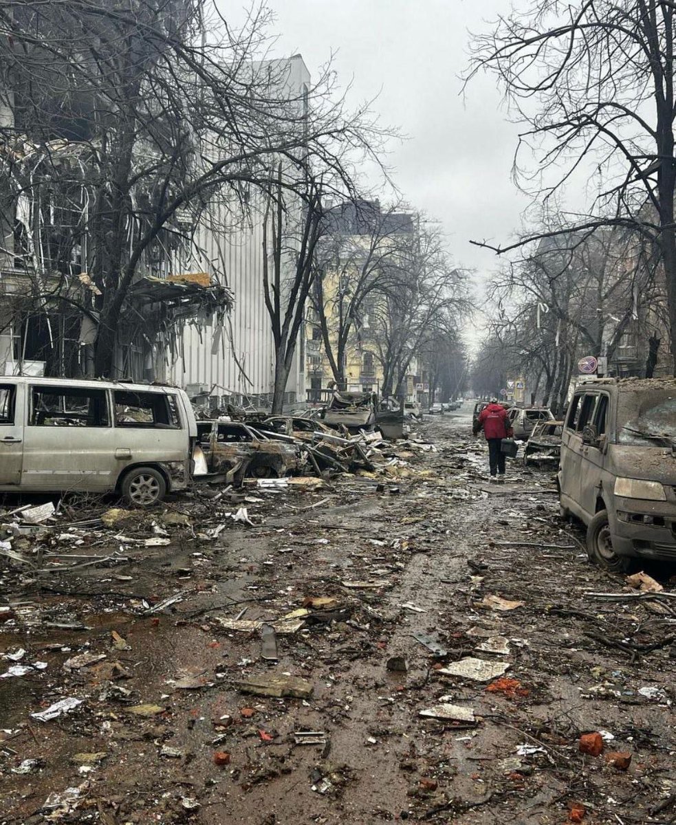 deanmon_w's tweet photo. Вот так выглядит "русский мир" 
Мой дом. Мой Харьков. Вы сгорите в аду, ублюдки. Я ненавижу вас всей душой. 

"Russian world" in my homeland. The city Kharkiv. You're going to burn in the hell, bastards. 
#StopPutinNOW #Харьков #SlavaUkraini #StandWithUkraine️ https://t.co/remgeeYs0D