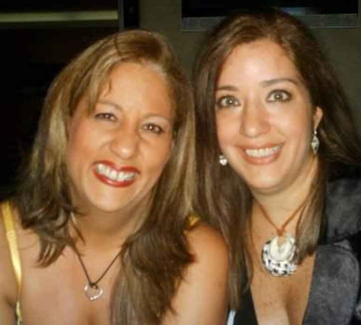 Hoy supe de la muerte de una gran amiga, sigo sin asimilarlo, tenía una leucemia terminal con metástasis en los pulmones, no se pudo hacer nada, no dió tiempo😭, duró una semana de agonía 💔
No sabemos hasta cuándo estamos, vivamos, hagamos la felicidad no esperemos que llegue.