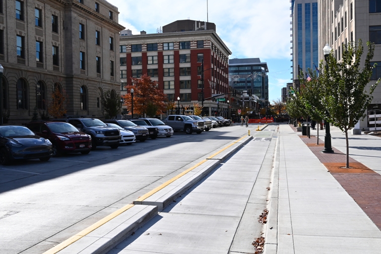 ccdcboise's tweet photo. Completed construction on 8th Street between Bannock & State expands existing 8th Street features that make the street a desirable location for retail and restaurants while expanding accessibility for the public.🤩 #ccdcatwork #ccdcboise #projectfeaturefriday #downtownboise https://t.co/vSxpOrb57s