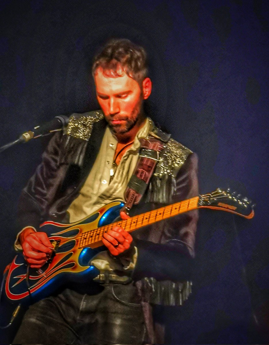 <a href="/BangBangRomeo/">𝙱𝙰𝙽𝙶 𝙱𝙰𝙽𝙶 𝚁𝙾𝙼𝙴𝙾</a> guitarist