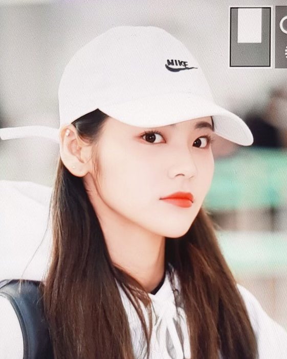 hourly jinsoul (@hourjinsoul) on Twitter photo 