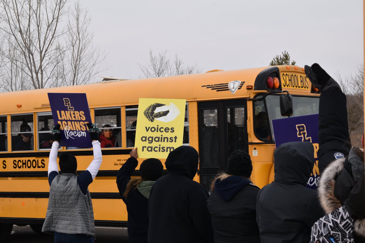 isd719's tweet image. We have such a caring PLSAS community! 💙💛

Parents and community members showed their support for PLHS students by holding signs and cheering as they exited school today! 

Their cheers were met with a lot of honking and waving from those passing by. 

#WeArePLSASAllIn