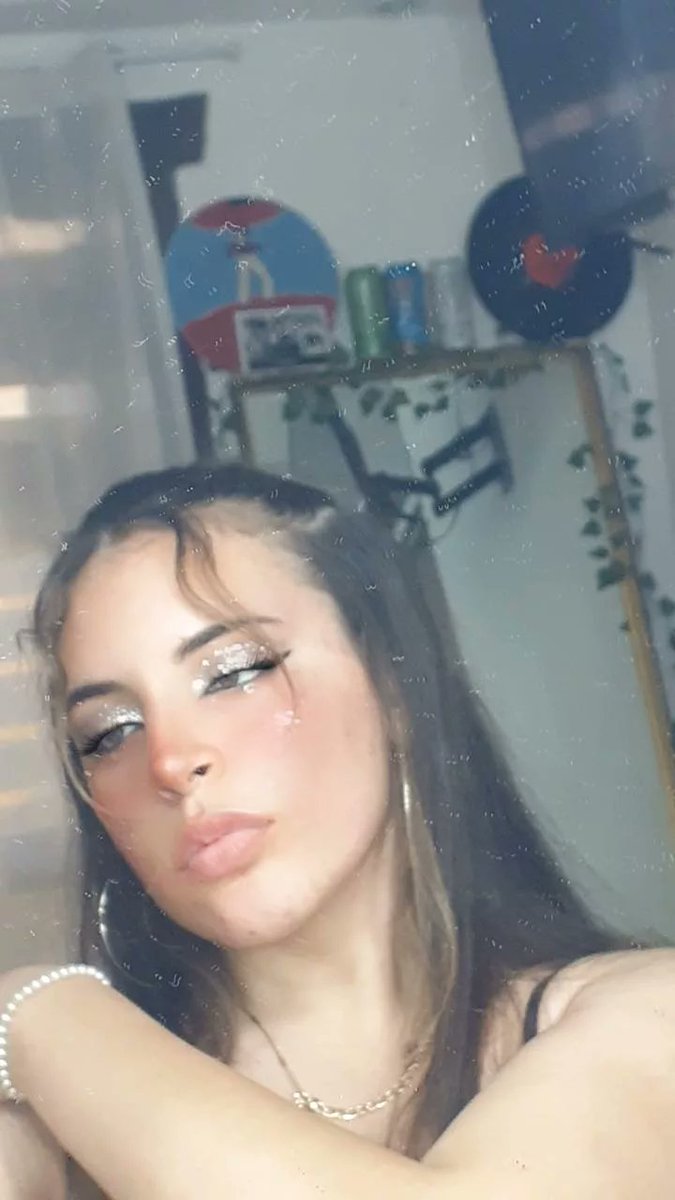 iL0VERHS's tweet photo. holis re tarde pero acá estamos, soy lu, tengo 15  y soy de argentina, staneo a harry desde 1D, lhh, woman, she y ftdt me pertenecen
#integraciónharrie 
#integraciónHarries https://t.co/l02P9SdKeV
